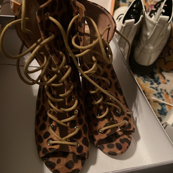 Leopard open toe heels gently used - Picture 2 of 2